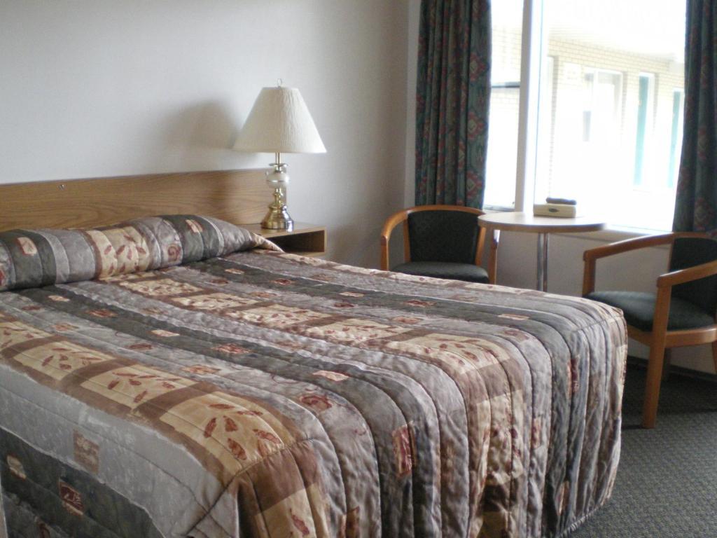 Sun-Dek Motel Medicine Hat Luaran gambar