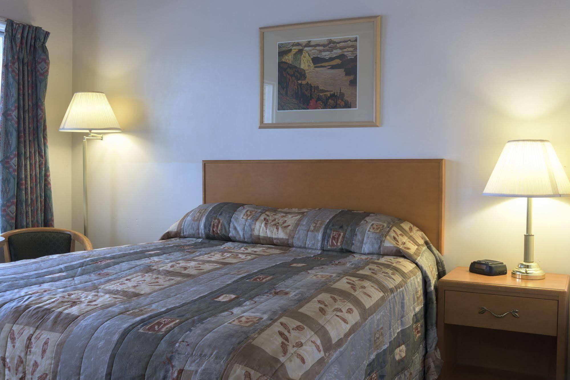 Sun-Dek Motel Medicine Hat Luaran gambar