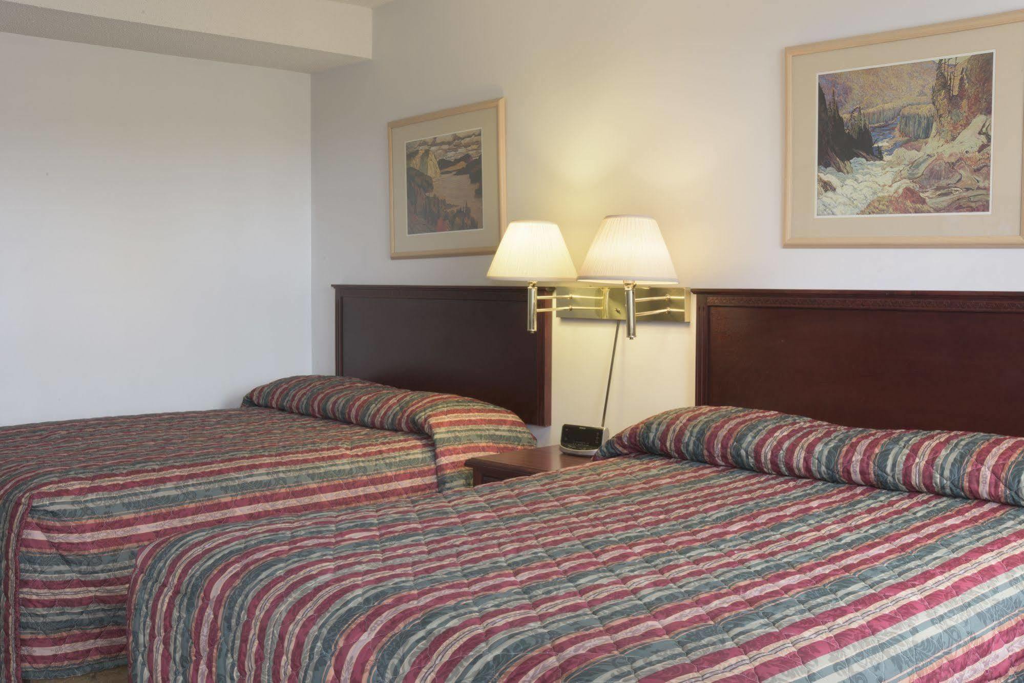 Sun-Dek Motel Medicine Hat Luaran gambar