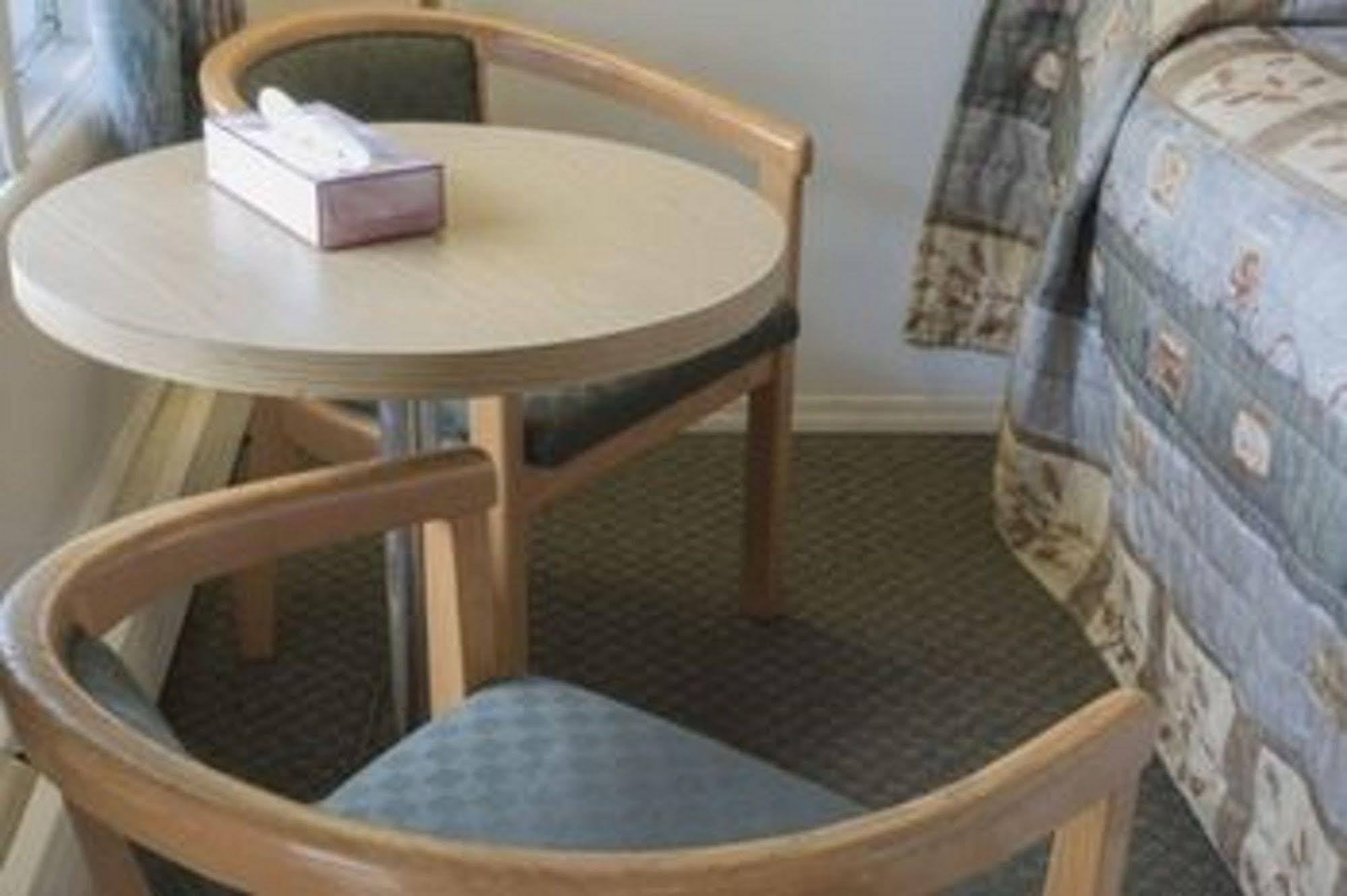 Sun-Dek Motel Medicine Hat Luaran gambar