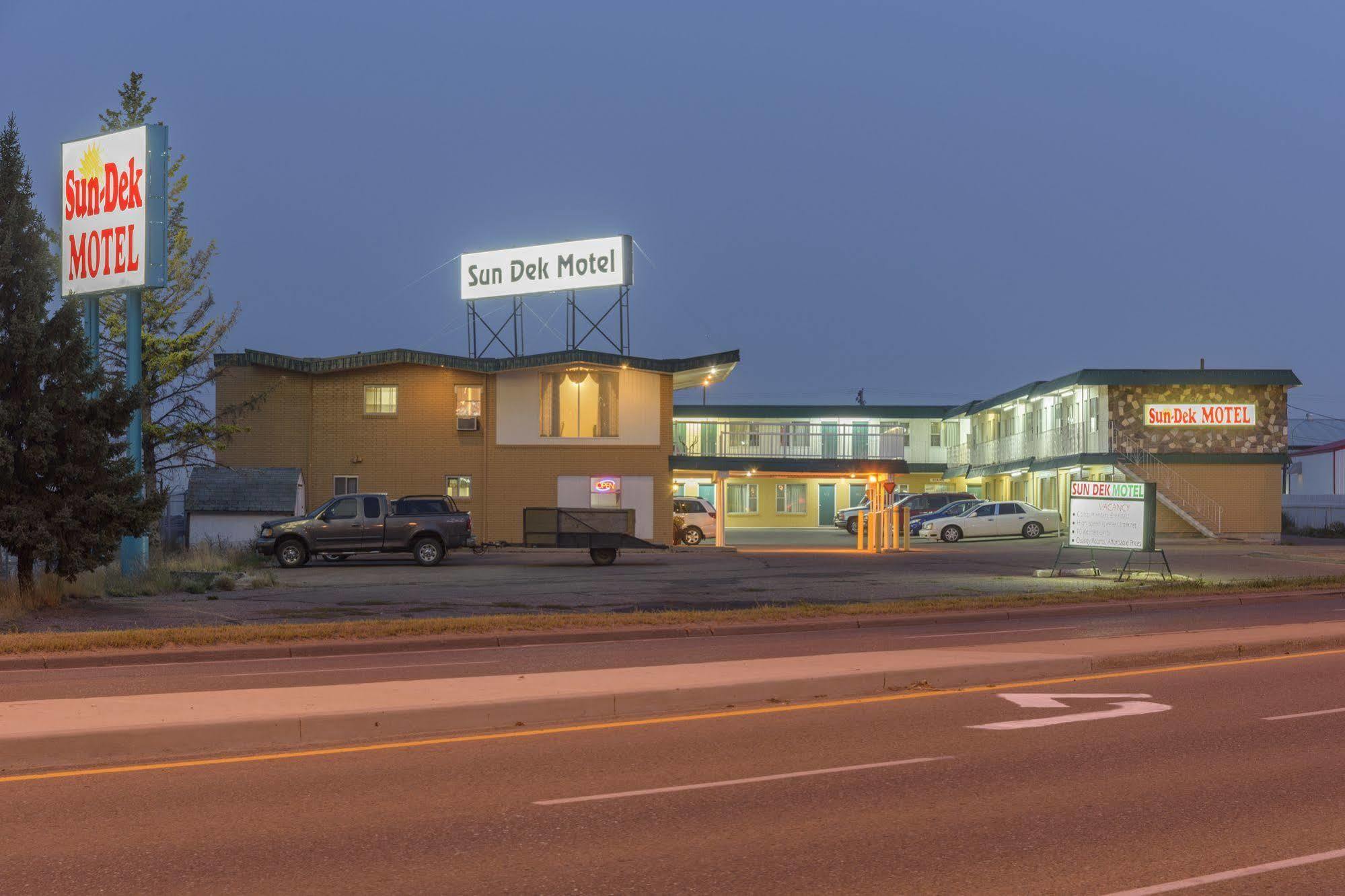 Sun-Dek Motel Medicine Hat Luaran gambar