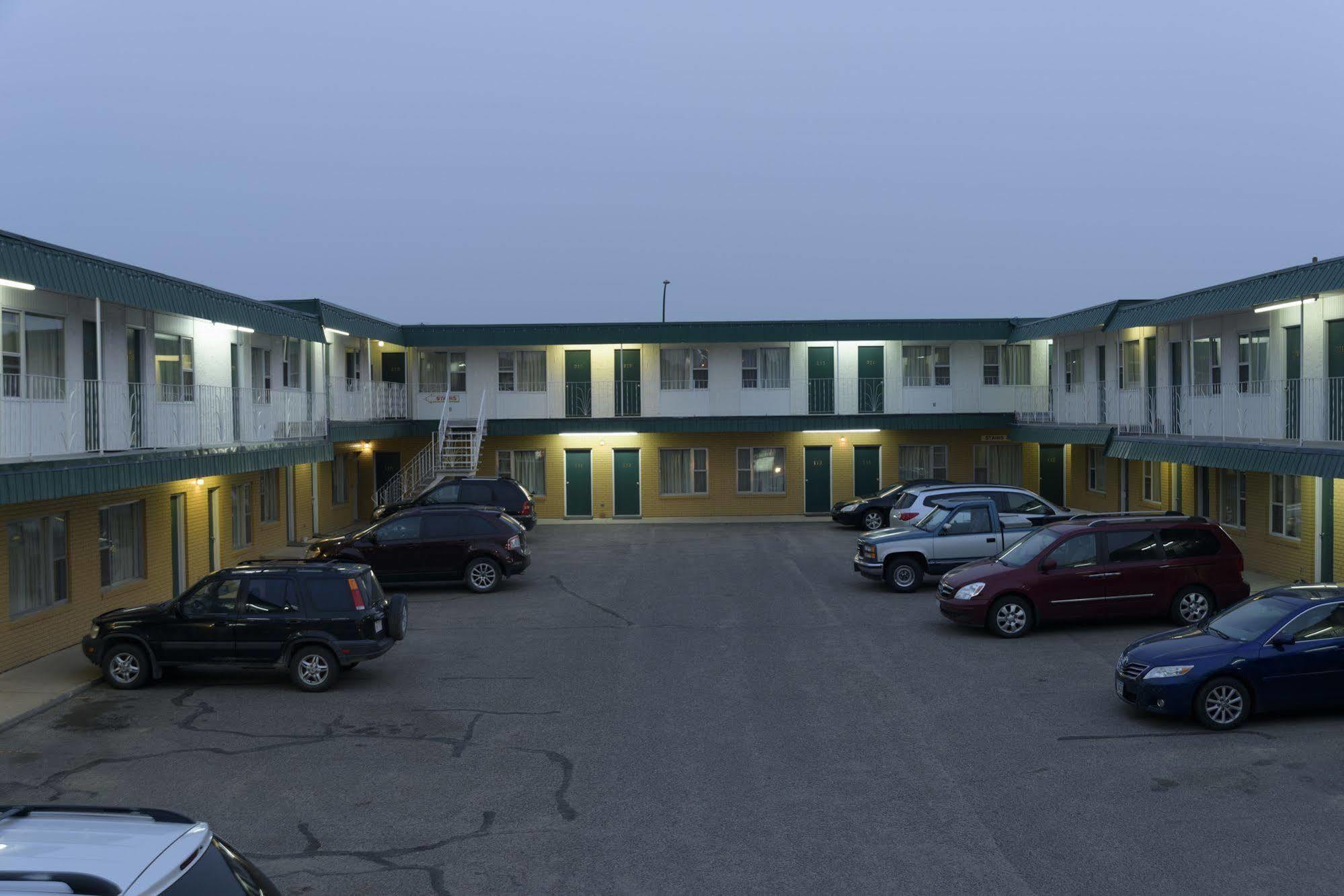 Sun-Dek Motel Medicine Hat Luaran gambar