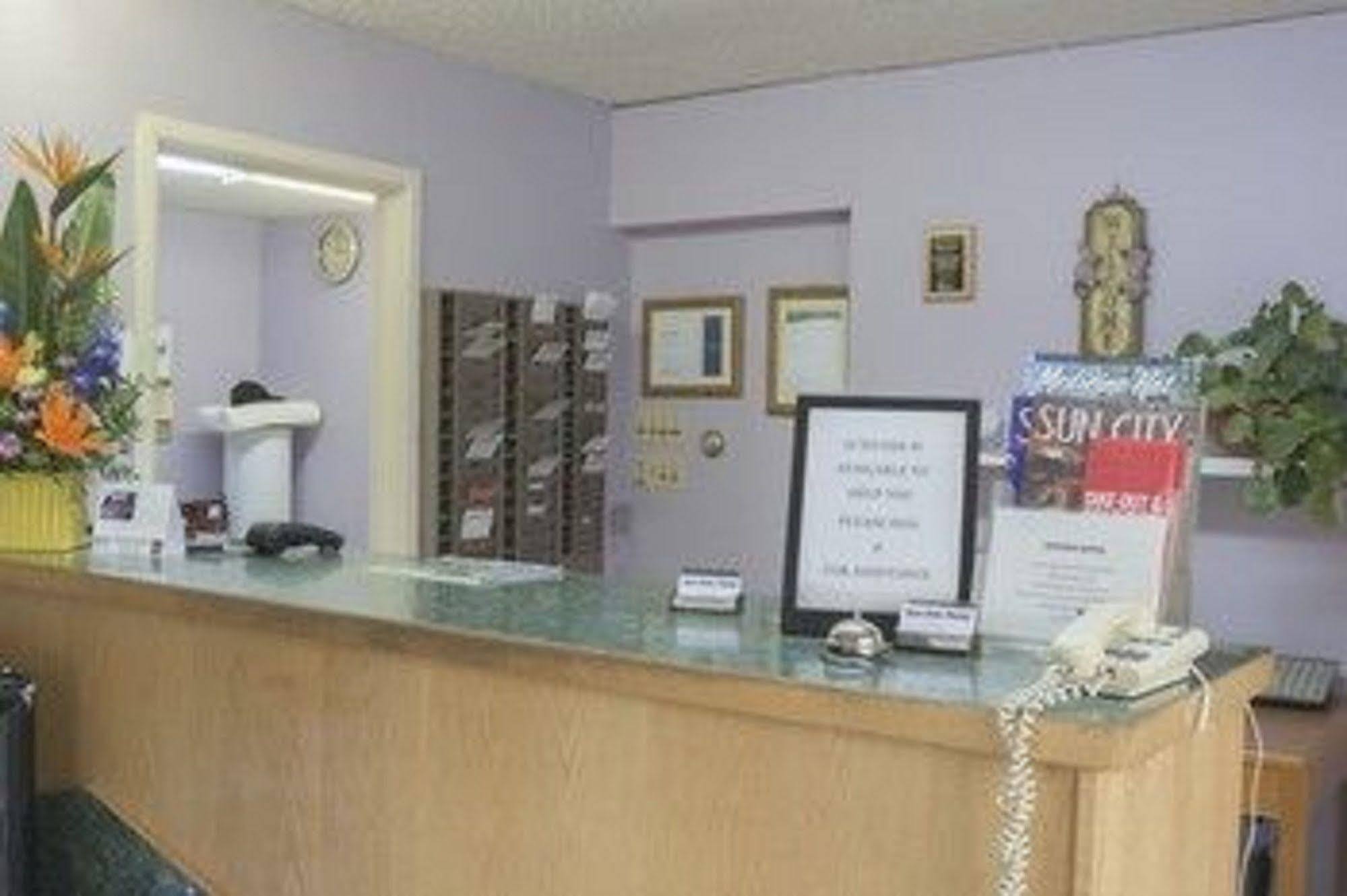 Sun-Dek Motel Medicine Hat Luaran gambar
