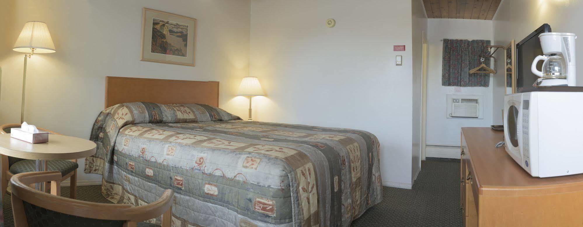 Sun-Dek Motel Medicine Hat Luaran gambar